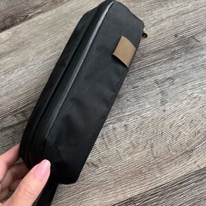 Evergoods CAP 0.5 Civic Access Pouch 0.5L Black and Coyote Brown X-Pac